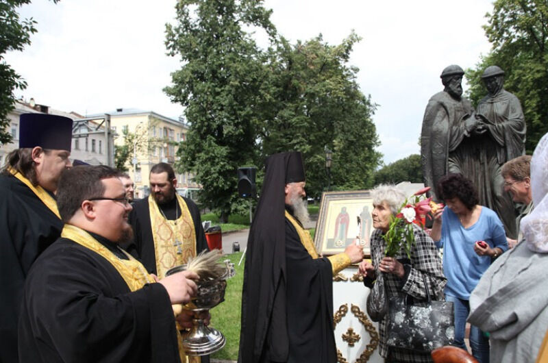 молебен благоверным князьям Петру и Февронии