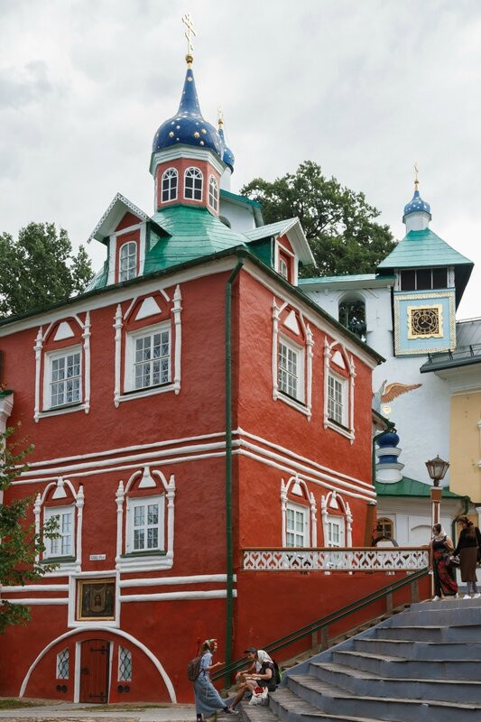 Сакристия и библиотека, Псково-Печерский монастырь