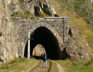 К чему видеть во сне тоннель