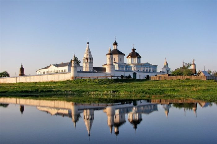 bobrenev-monastyr-700x467
