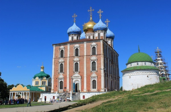 Спасо-Преображенский монастырь, Рязань. Расписание служб, святыни, иконы, адрес.